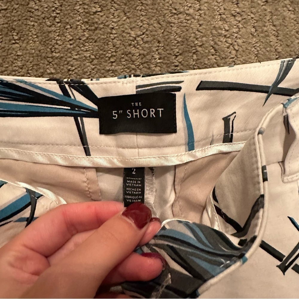 WHBM Printed Shorts - Picture 2 of 5
